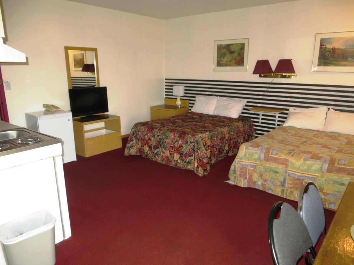 Macklin Motor Inn Exterior photo